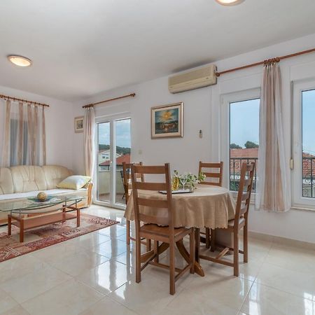 Ferienwohnung Apartman Dildo Trogir Exterior foto