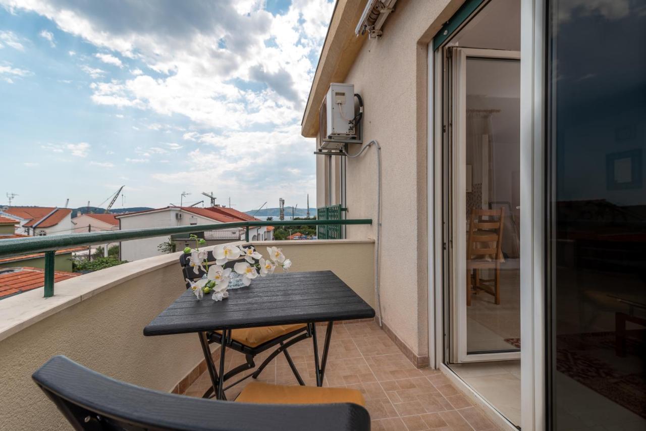 Ferienwohnung Apartman Dildo Trogir Exterior foto