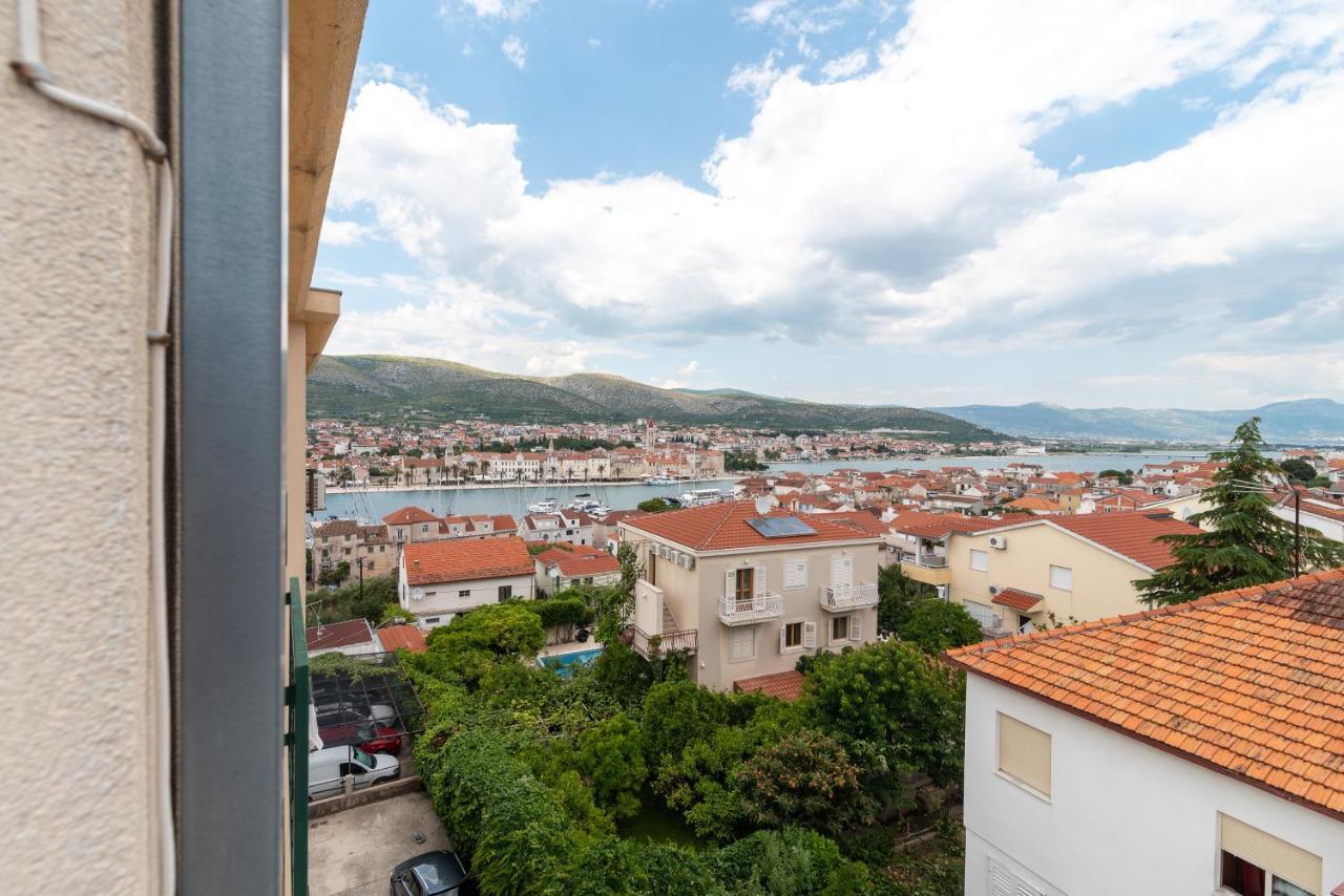 Ferienwohnung Apartman Dildo Trogir Exterior foto