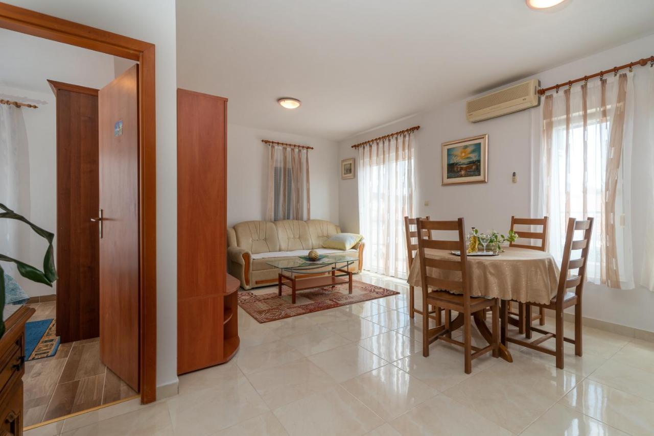 Ferienwohnung Apartman Dildo Trogir Exterior foto