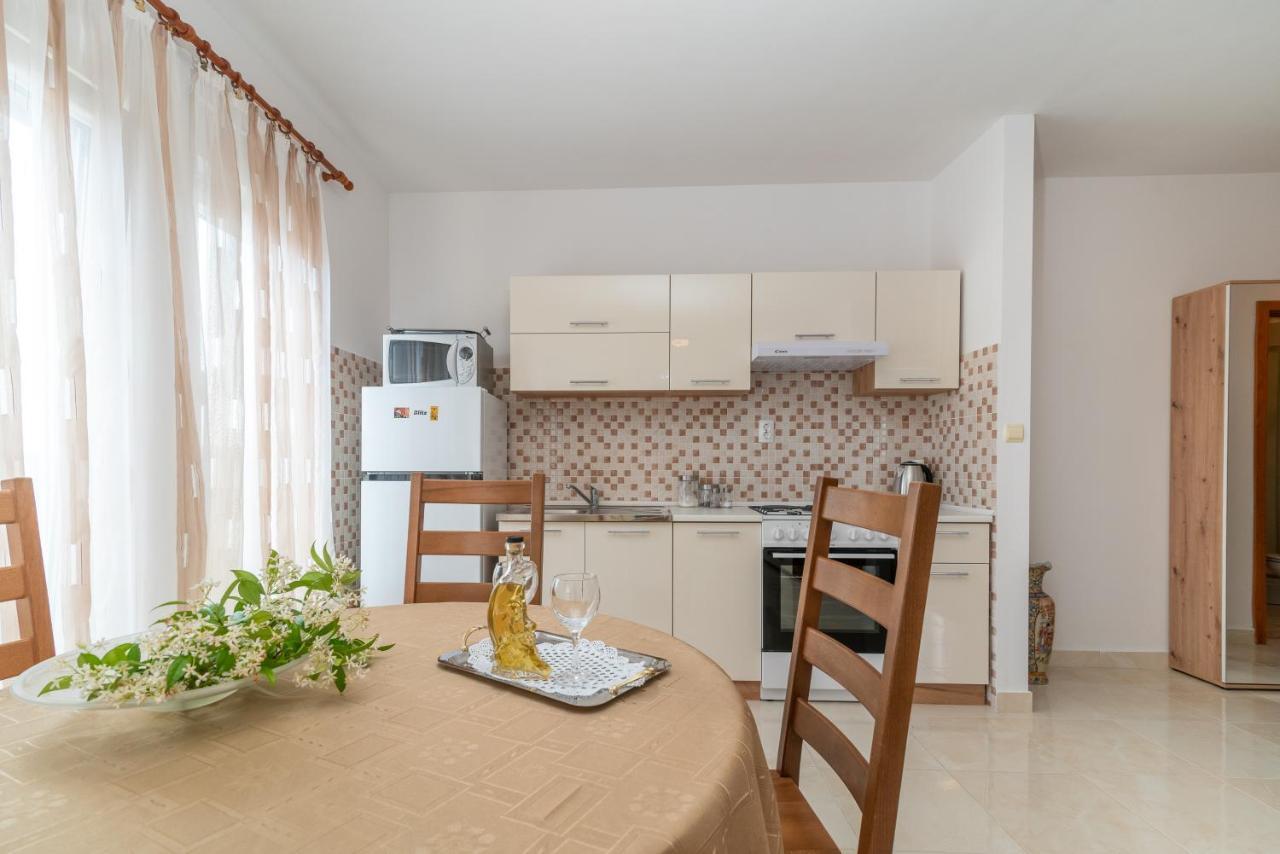 Ferienwohnung Apartman Dildo Trogir Exterior foto