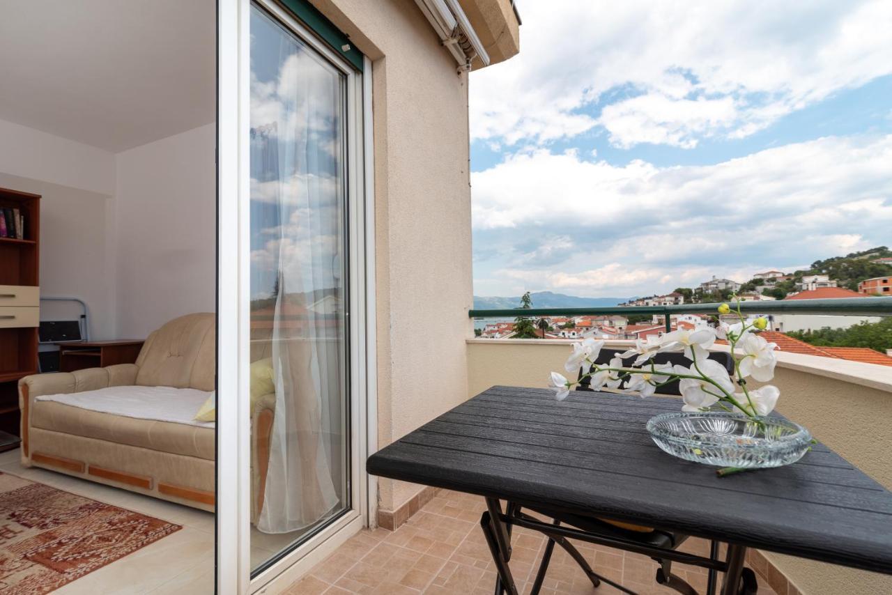 Ferienwohnung Apartman Dildo Trogir Exterior foto