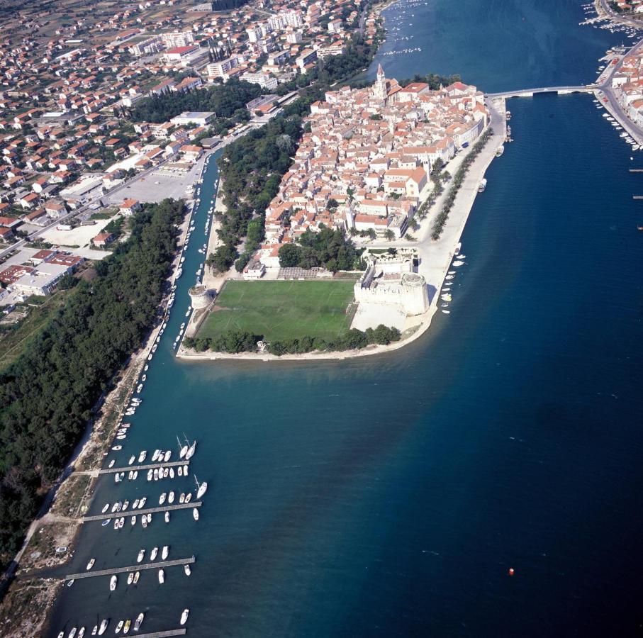Ferienwohnung Apartman Dildo Trogir Exterior foto